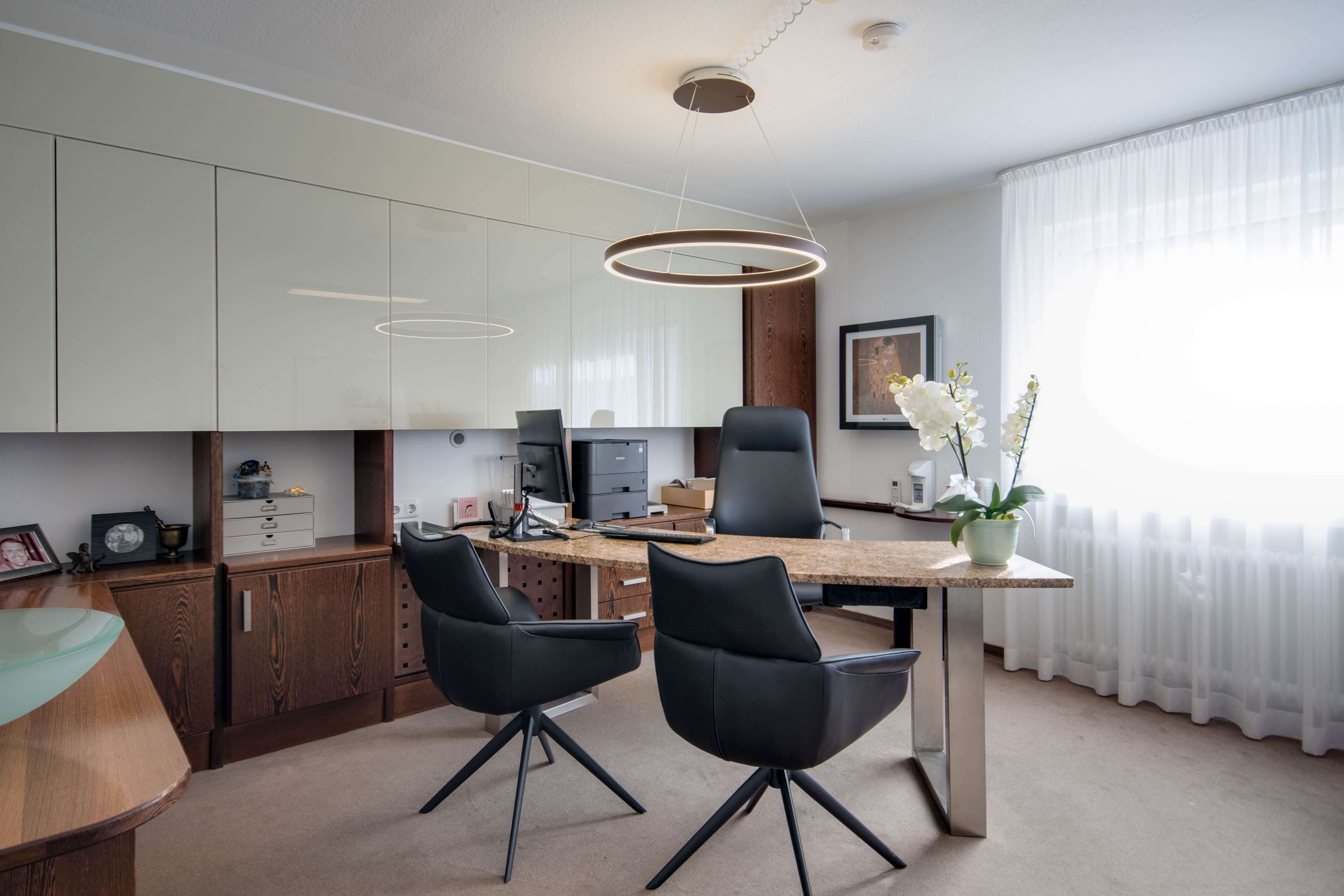 Praxis Dr. Weber Riedstadt - Besprechungszimmer Praxis Dr. Weber Riedstadt - Besprechungszimmer